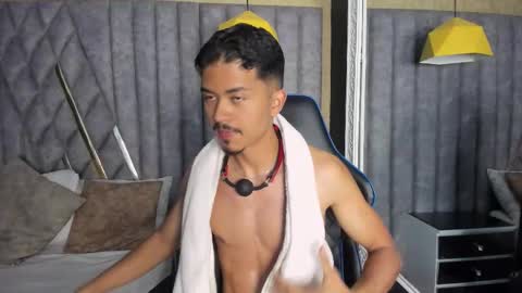 Snapshot of nicolaikarav chatting on December 2025 12:25:02 PM Nicolai online show from December 2025 12:25:02 PM