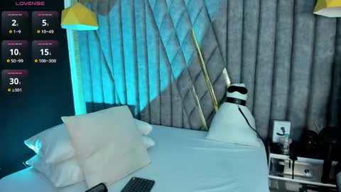 Nicolai online show from May 2026 08:59:01 PM