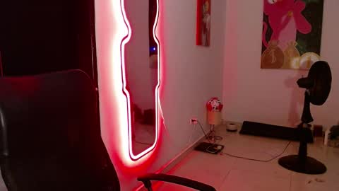 nicolas online show from December 2024 03:23:02 AM