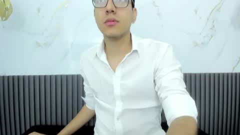 nicolasfine online show from February 2026 11:58:01 AM