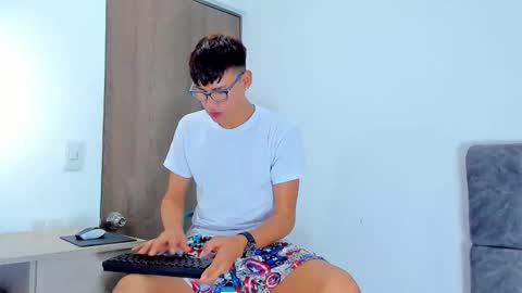 Snapshot of nicolastorres__ chatting on November 2025 03:18:02 AM nicolastorres__ online show from November 2025 03:18:02 AM