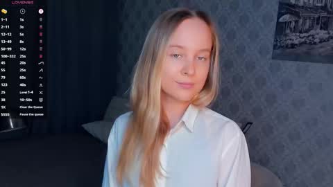 Nicoletta online show from September 2025 06:00:01 PM