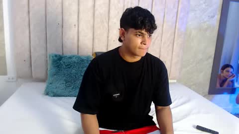 nicole_and_thiago online show from March 2025 08:57:01 PM