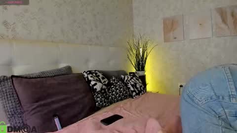 GMT7TueWedThSu 0300am-0900am. Sa 1000am-0400pm online show from October 2025 09:39:02 PM