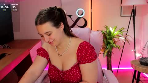 Snapshot of nicole_de_lux chatting on June 2026 05:41:02 AM Nicole De Lux online show from June 2026 05:41:02 AM