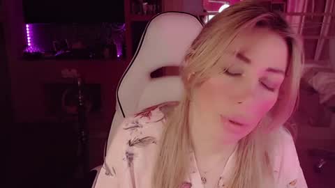Nicole online show from April 2026 05:38:02 AM