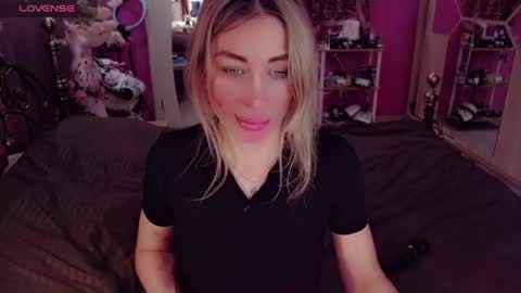 Nicole online show from May 2026 06:35:02 PM