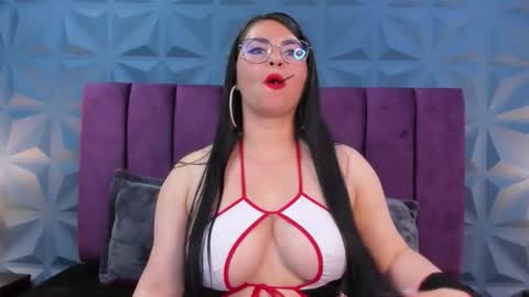 Nicole online show from December 2025 03:34:01 AM