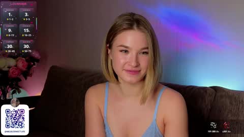 Snapshot of nicole_w00 chatting on February 2025 08:28:02 PM Nicole online show from February 2025 08:28:02 PM