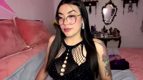 Nicole online show from September 2025 04:39:02 AM