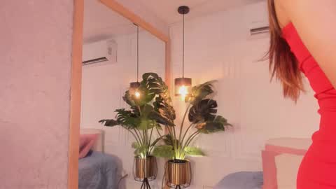 Snapshot of nicole_whitee chatting on February 2026 08:29:02 PM N A T A L I A online show from February 2026 08:29:02 PM