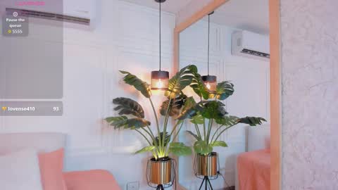 Snapshot of nicole_whitee chatting on March 2026 09:11:01 PM N A T A L I A online show from March 2026 09:11:01 PM