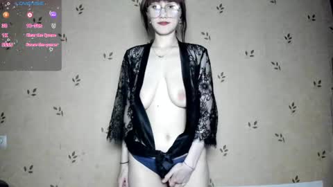 Snapshot of nicoledaviss_ chatting on May 2026 07:56:01 PM NicoleDavis online show from May 2026 07:56:01 PM