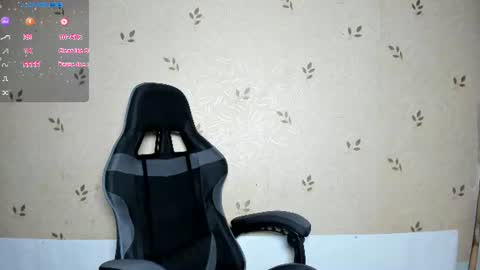 Snapshot of nicoledaviss_ chatting on June 2026 07:30:02 PM NicoleDavis online show from June 2026 07:30:02 PM
