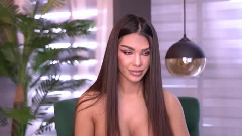 Nicole online show from October 2025 07:25:02 AM