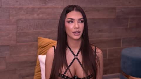 Nicole online show from October 2025 07:41:01 AM