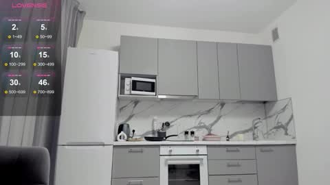 nicoledolla online show from October 2025 06:41:02 PM