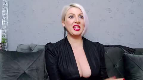 Nicole Domme online show from February 2025 02:09:02 PM