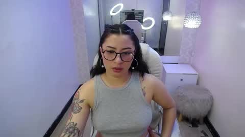 Snapshot of nicolee_8 chatting on September 2025 02:12:01 AM nicolee_8 online show from September 2025 02:12:01 AM
