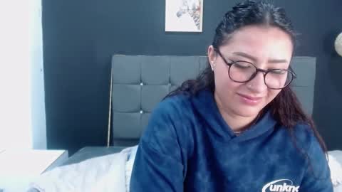 nicolee_8 online show from September 2025 11:26:02 AM