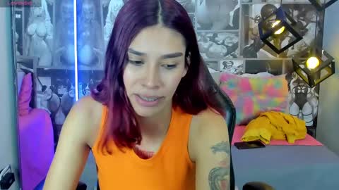 Snapshot of nicolee_angels chatting on December 2024 01:19:02 PM N i c o l e online show from December 2024 01:19:02 PM