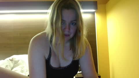 Snapshot of nicolelinharts chatting on January 2025 12:01:01 AM Birthday online show from January 2025 12:01:01 AM