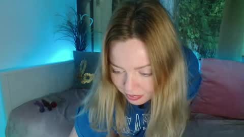 Snapshot of nicolelinharts chatting on February 2025 02:58:02 PM Birthday online show from February 2025 02:58:02 PM