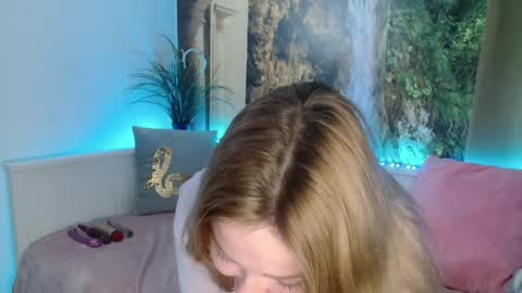 Snapshot of nicolelinharts chatting on February 2025 05:22:01 PM Birthday online show from February 2025 05:22:01 PM
