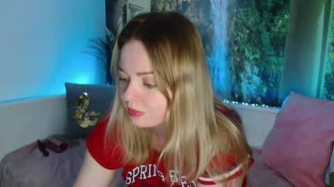 Snapshot of nicolelinharts chatting on February 2025 09:48:01 PM Birthday online show from February 2025 09:48:01 PM