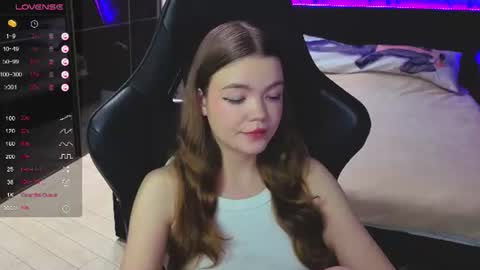 NicoleMeew online show from June 2026 07:40:01 PM