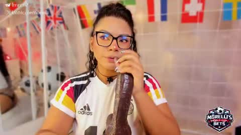 Andrea give it a thumbs up please its important  online show from June 2026 04:42:02 PM