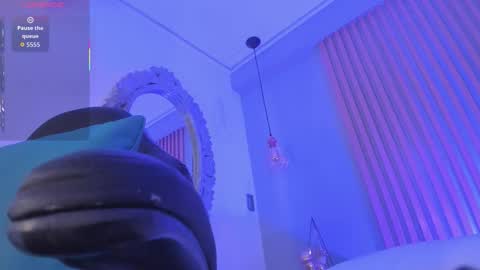 Nicole online show from November 2025 08:20:01 PM