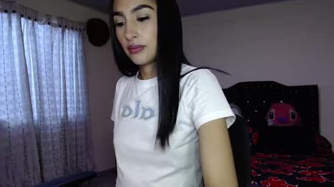 Snapshot of nicoletta_c66 chatting on November 2025 10:43:02 PM Nicole online show from November 2025 10:43:02 PM