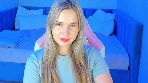Snapshot of nicolettacooper chatting on September 2025 08:24:01 AM nicolettacooper online show from September 2025 08:24:01 AM