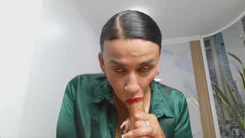 NICOL-JARAMILLO online show from April 2026 07:30:02 PM