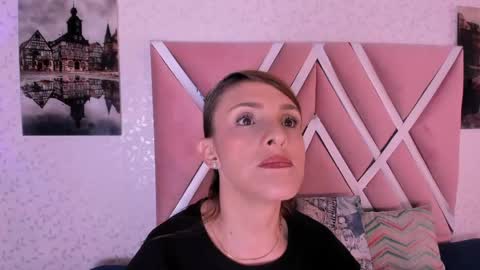 nicoll_89 online show from April 2026 12:07:02 PM