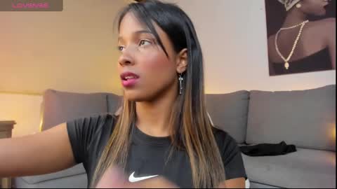 Snapshot of nicolle_ds chatting on January 2025 12:42:02 AM Nicol online show from January 2025 12:42:02 AM