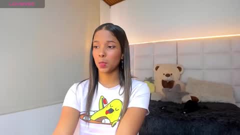 Snapshot of nicolle_ds chatting on February 2025 07:59:02 PM Nicol online show from February 2025 07:59:02 PM