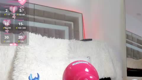 Nicolle online show from June 2026 04:43:01 PM