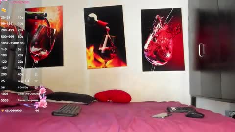 Snapshot of nicolle_hanks1 chatting on September 2025 01:53:01 AM nicolle_hanks1 online show from September 2025 01:53:01 AM