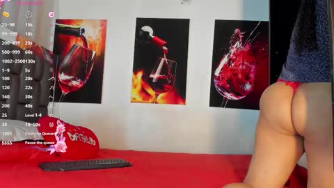 nicolle_hanks1 online show from October 2025 02:19:02 AM