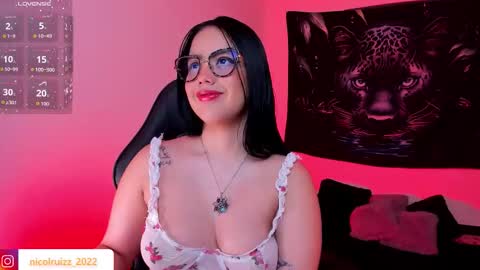 Snapshot of nicolle_ruizz chatting on December 2025 10:35:02 AM Nicoll online show from December 2025 10:35:02 AM