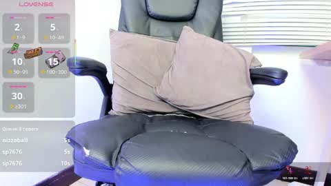 Snapshot of nicolle_smithh_ chatting on May 2026 11:59:01 AM nicolle_smithh_ online show from May 2026 11:59:01 AM