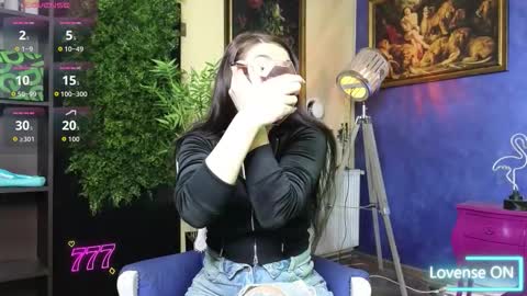 Nicolle online show from February 2026 09:37:01 AM