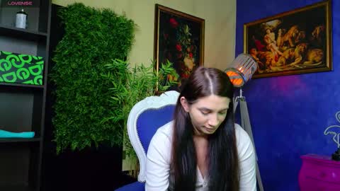 Nicolle online show from February 2026 06:42:01 AM