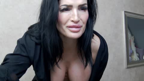 Nicolle online show from January 2025 11:08:01 PM