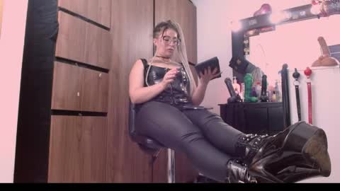 nicolmiss online show from May 2026 11:12:03 PM
