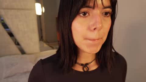 NicolRoss online show from November 2025 04:56:01 PM