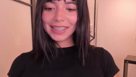 Snapshot of nicolross_ chatting on January 2026 10:12:02 PM NicolRoss online show from January 2026 10:12:02 PM