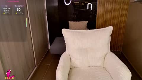 Snapshot of nicolross_ chatting on March 2026 12:59:02 AM NicolRoss online show from March 2026 12:59:02 AM